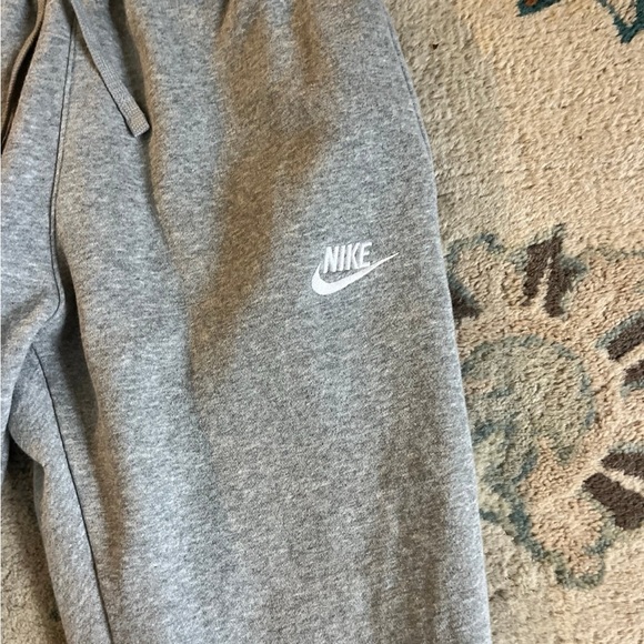 Nike Sweatpants Joggers Grey Men’s Small - Picture 2 of 3